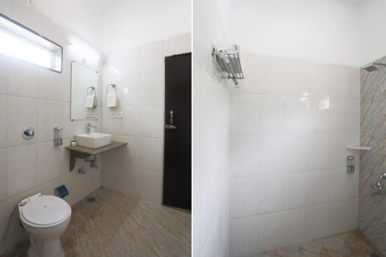 Central Hotel Khajurāho Extérieur photo