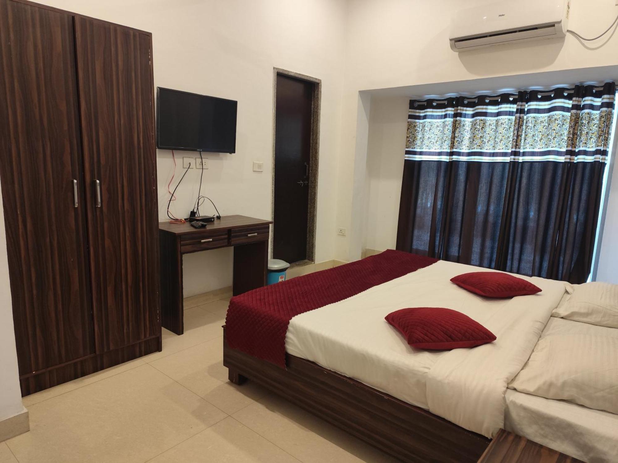 Central Hotel Khajurāho Extérieur photo