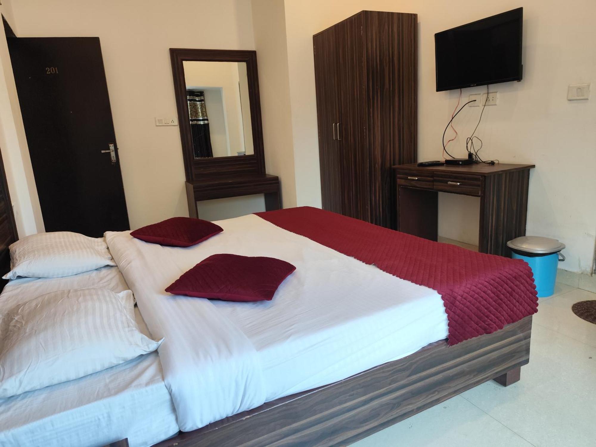 Central Hotel Khajurāho Extérieur photo