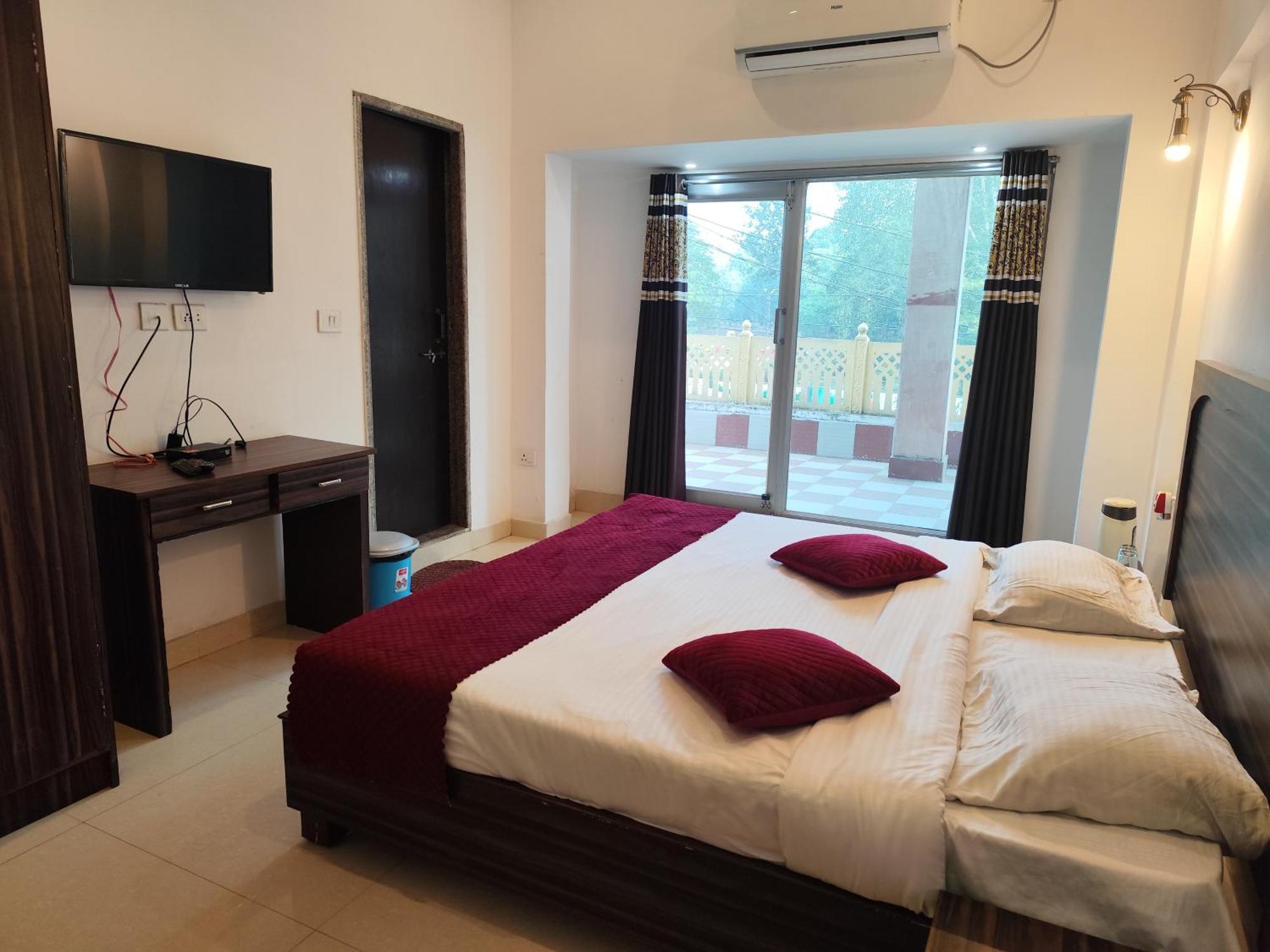 Central Hotel Khajurāho Extérieur photo